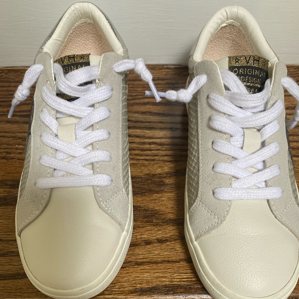 Havana Vintage sneakers size 5.5
